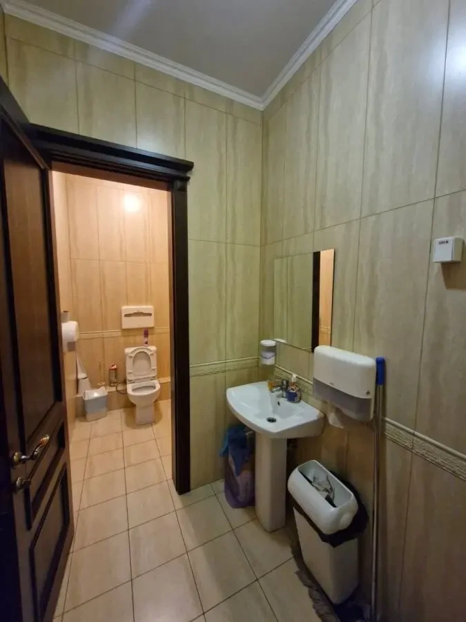 Продаж окремо розташованої будівлі, 1500 м.кв. 8