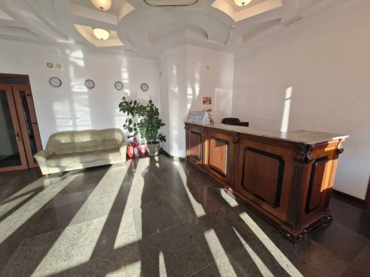 Продаж окремо розташованої будівлі, 1500 м.кв. 2