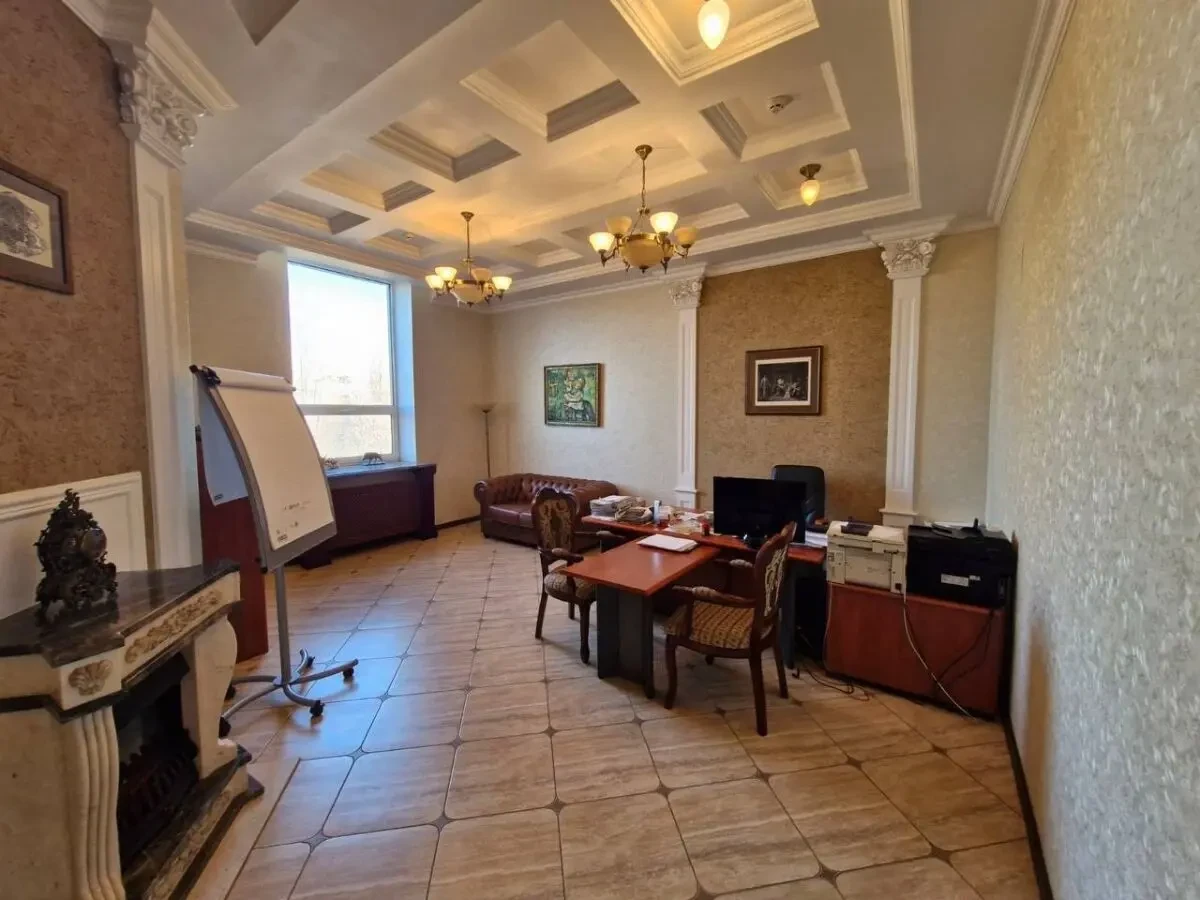 Продаж окремо розташованої будівлі, 1500 м.кв. 4