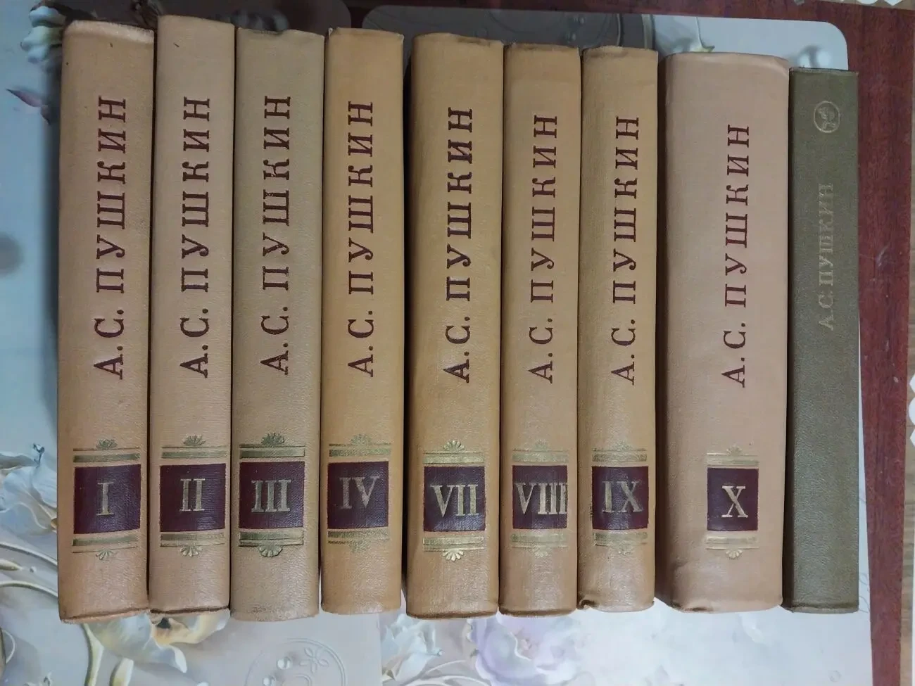 Книги Собрание сочинений Пушкин а.с. 1-4, 7-10 тома 1977-1979 год изд.