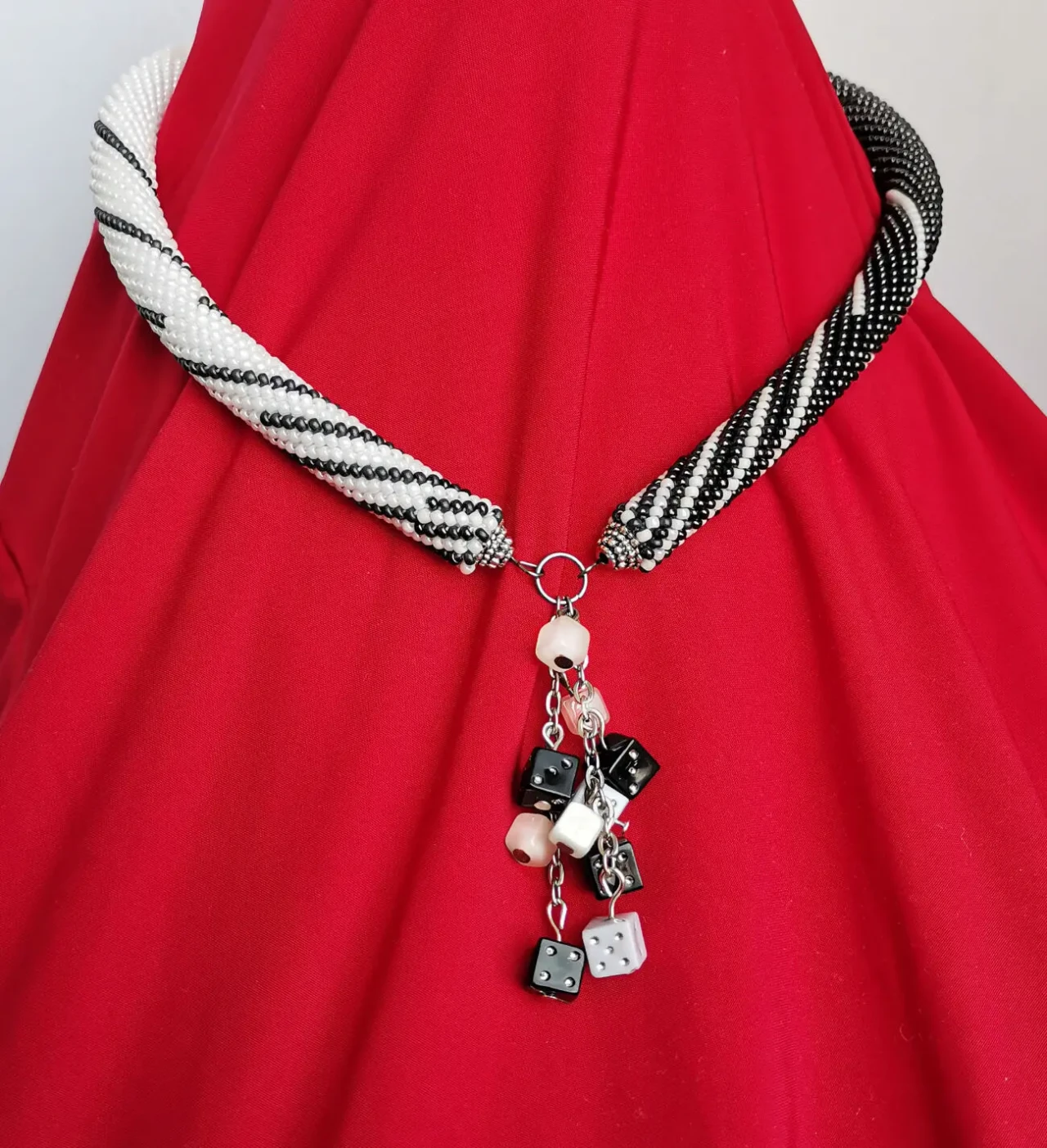 Прикраса із бісеру кольє-джгут Азарт 5