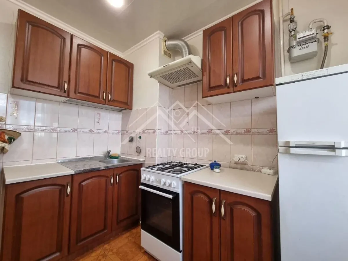 Продаж затишної 2к квартири на середньому поверсі 8