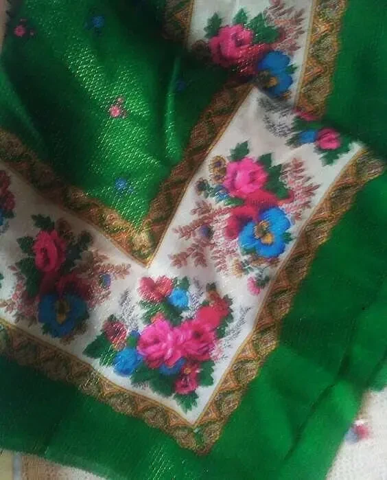 Новый платок хустка в национальном стиле с золотым люрексом 3