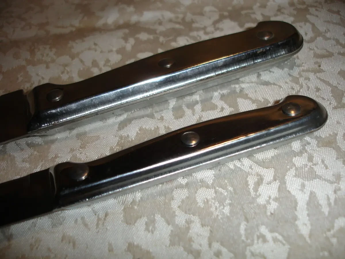 НОЖІ кухонні НЕРЖ. з металевими ручками. НОВІ. 2 шт. Китай. 4