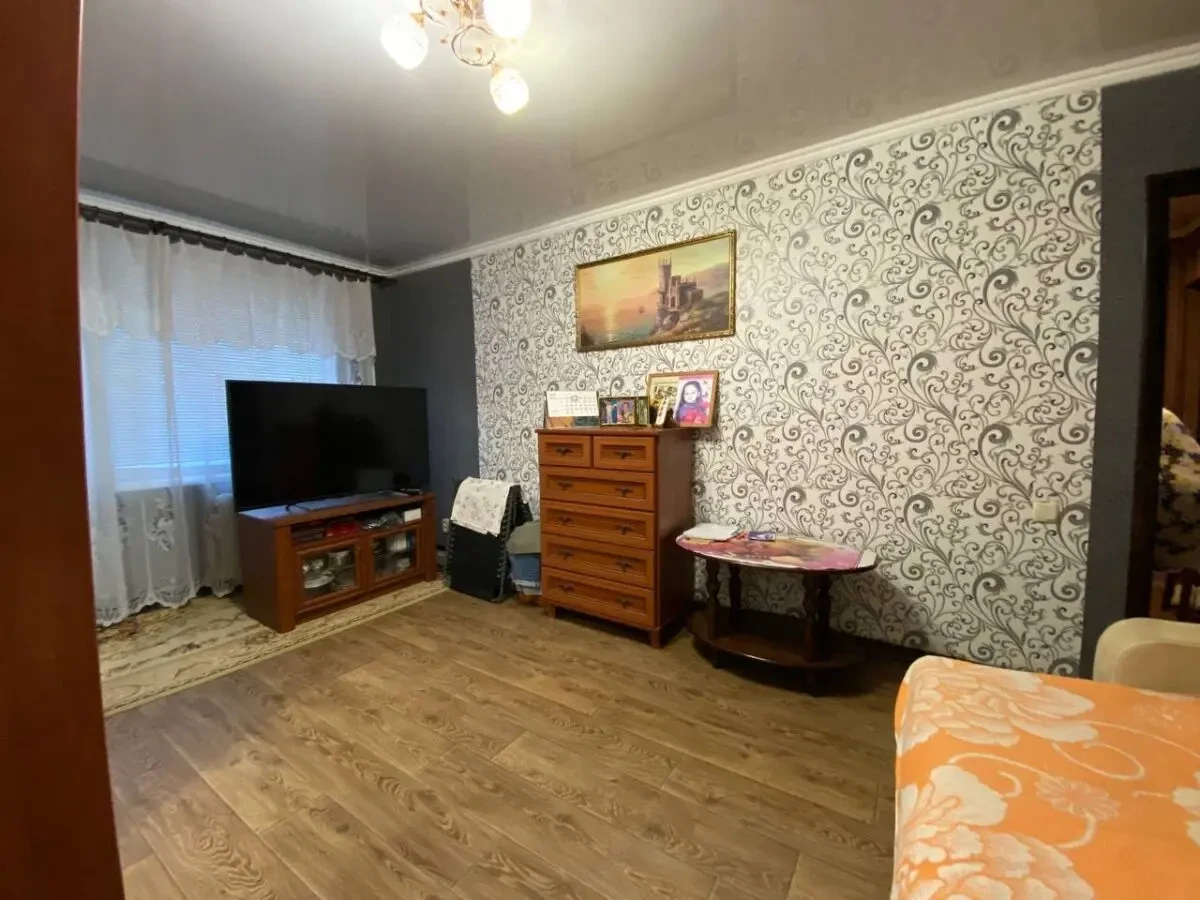 Продаж 1-кімнатної на 17 кварталі 6