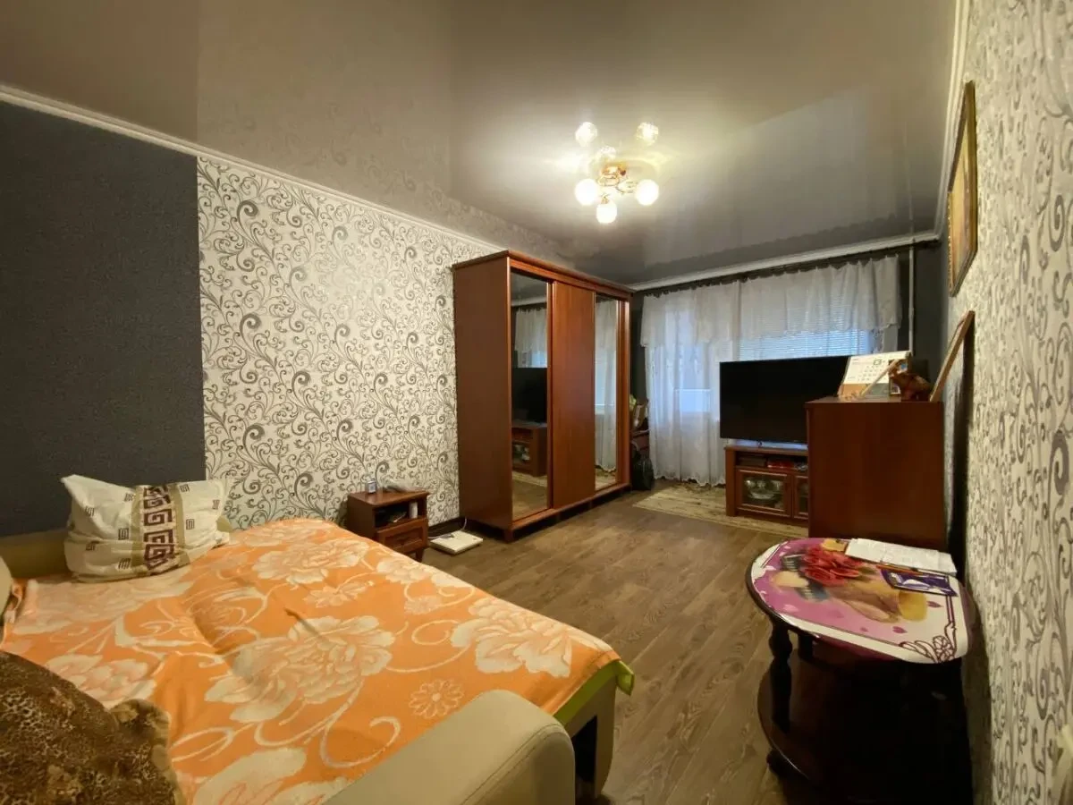 Продаж 1-кімнатної на 17 кварталі 3