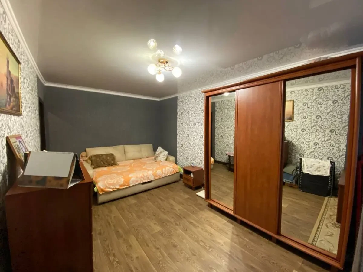 Продаж 1-кімнатної на 17 кварталі 5