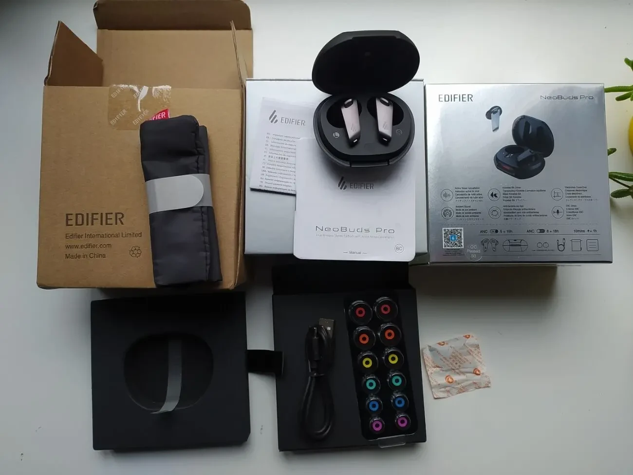 Беспроводные наушники Edifier Neobuds Pro