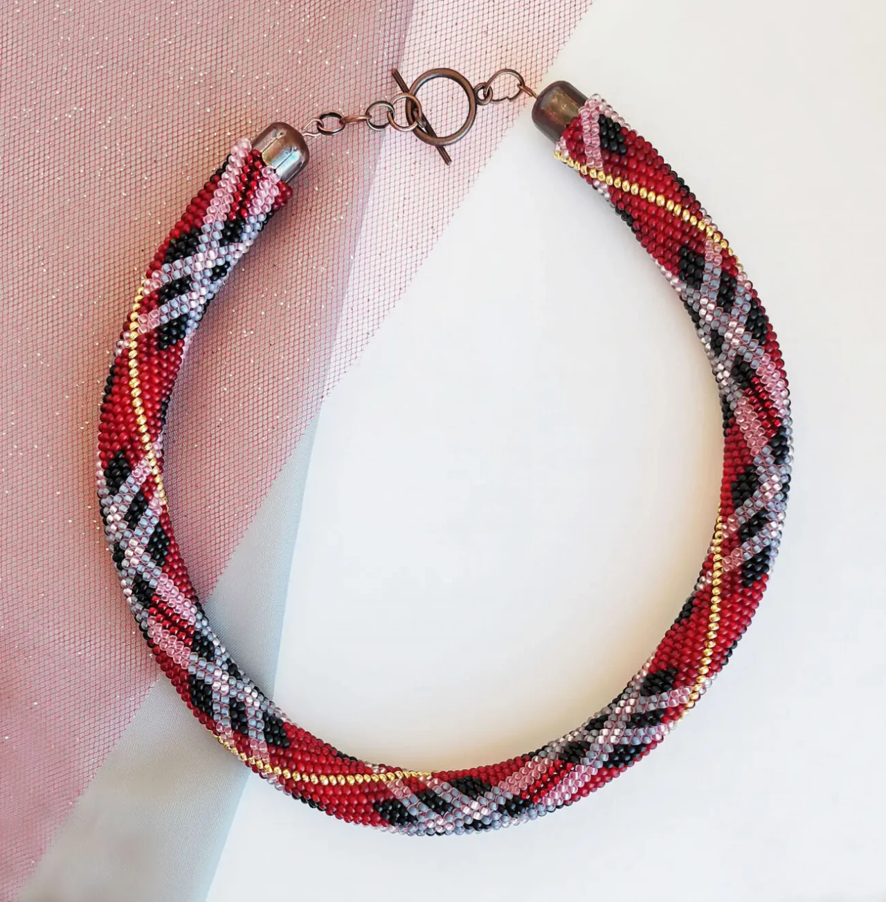 Прикраса із бісеру кольє-джгут Шотландка