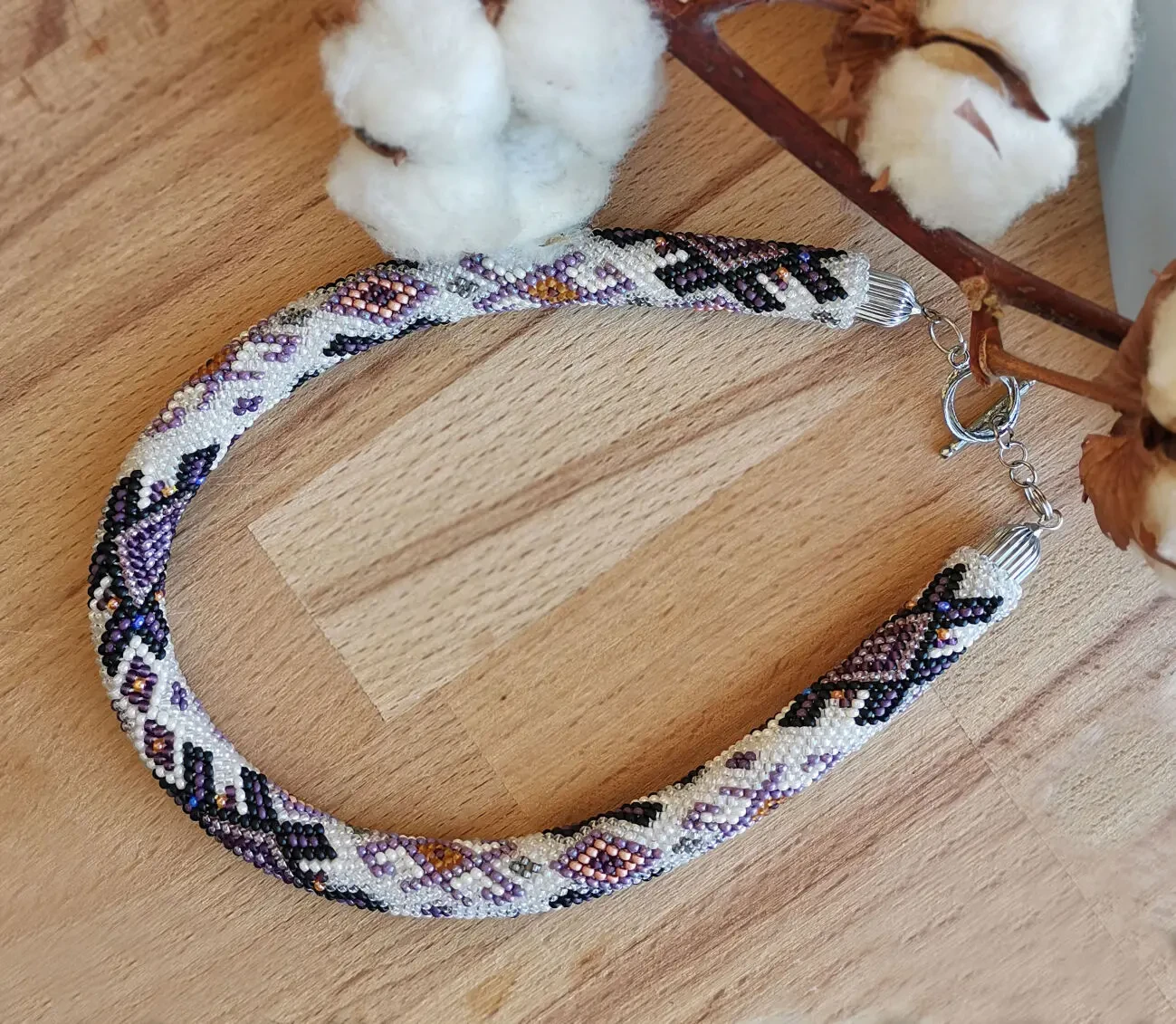 Прикраса із бісеру кольє-джгут Лавандова казка 2