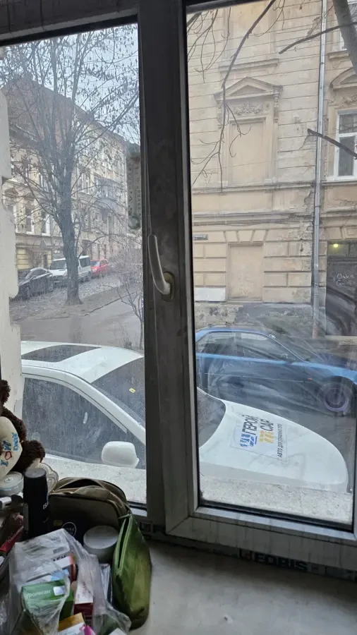 Продаж 1-к.кв-ри під комерцію або житло по вул. Одеській. Привокзальна 7