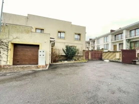 Продаж котеджу 'На Щасливому''