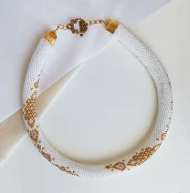 Прикраса із бісеру кольє-джгут Біле золото