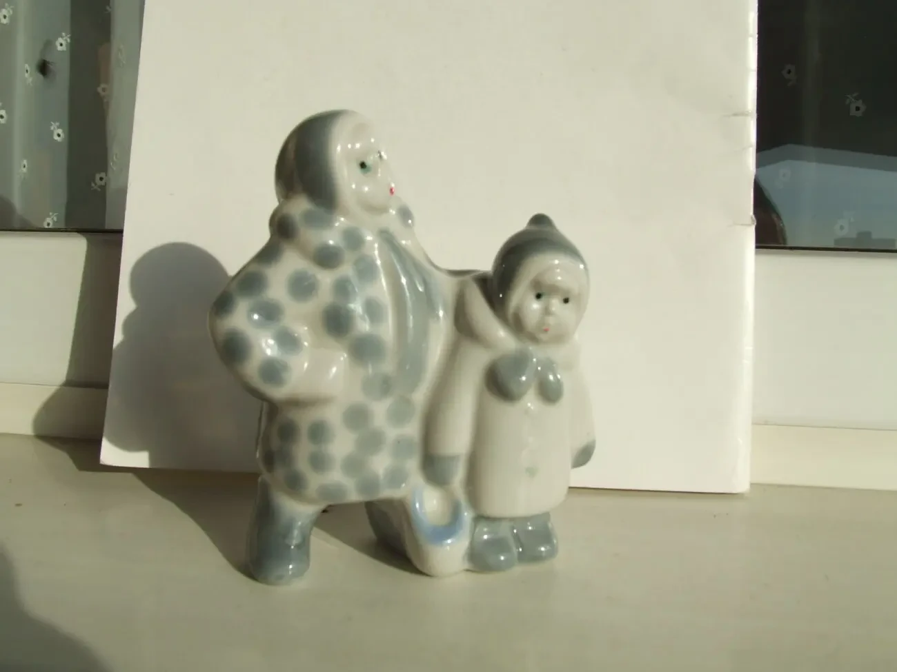 Статуетка зимній дворик діти сестрички ссср 1970 рр. роз 12х11 см. по 6