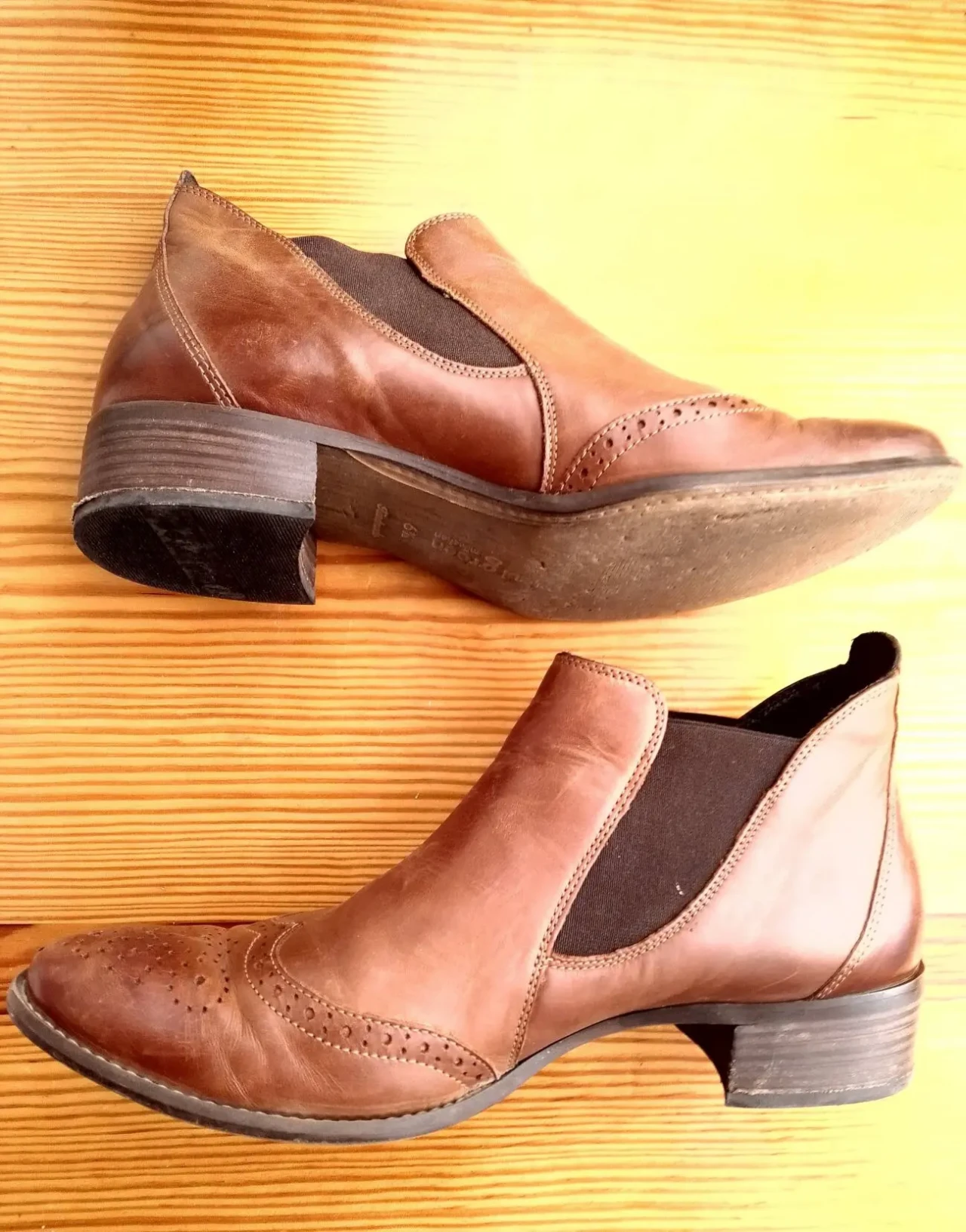 Сапоги коричневые 39 25 кожа, деми ботильоны невысокий каблук, резинки 4