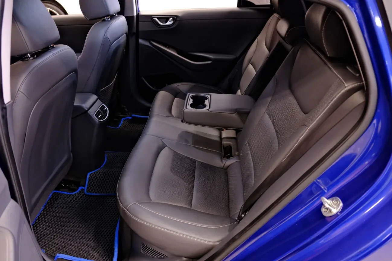 Hyundai IONIQ hybrid 8