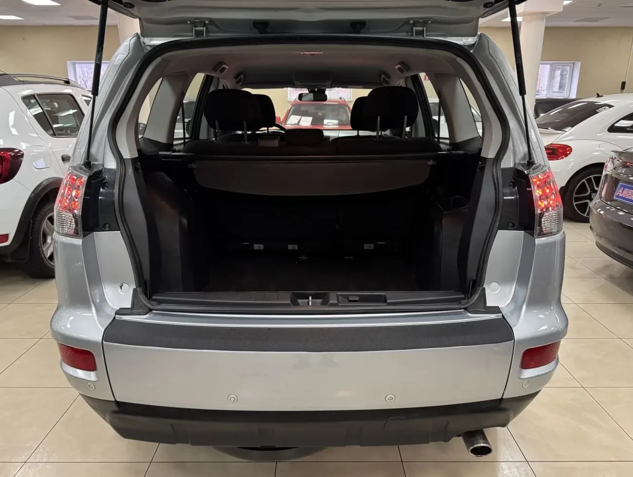 Mitsubishi Outlander XL 4WD 2.4i 16V 6АКПП 2010 р.в. (170 к.с.) 5