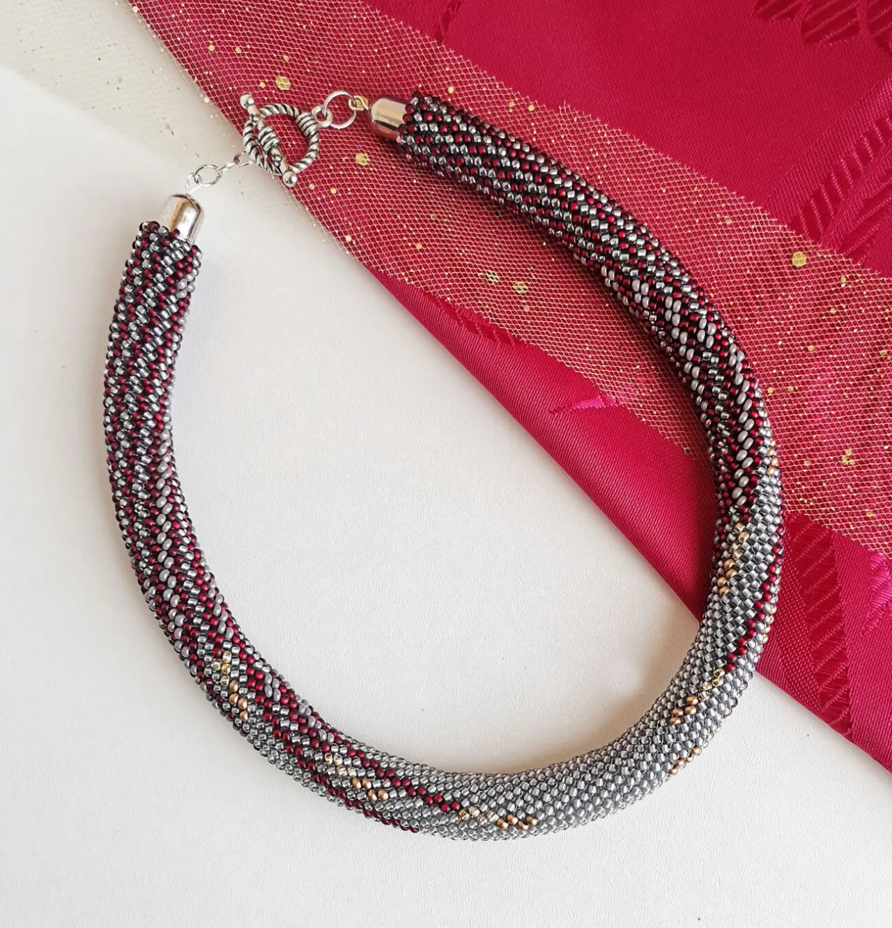 Прикраса із бісеру кольє-джгут Оксамит 7