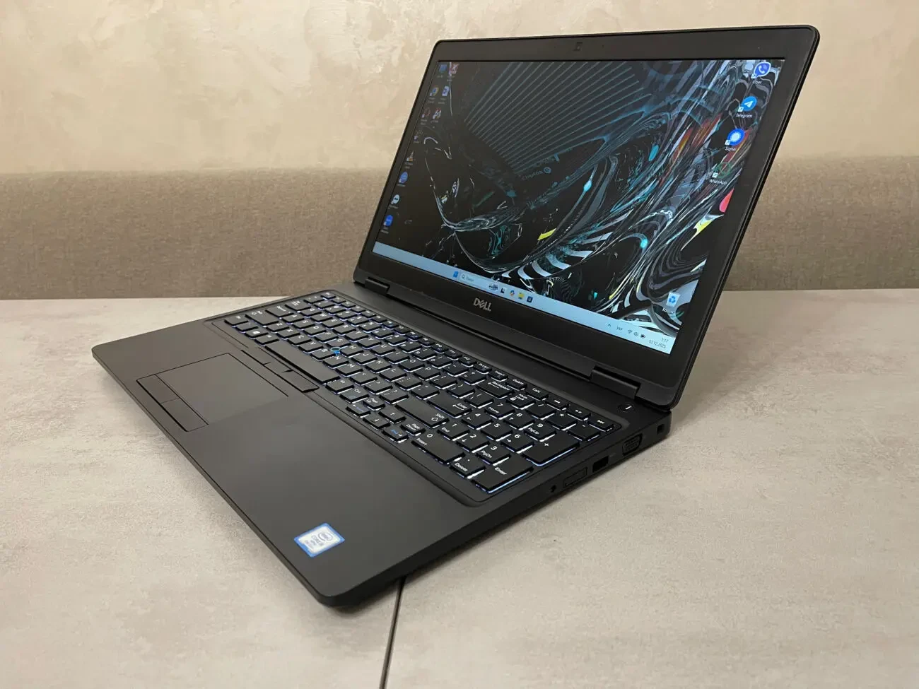 Ультрабук Dell Latitude 5590, 15,6 FHD IPS, i5-8350U, 16GB, 256GB 2