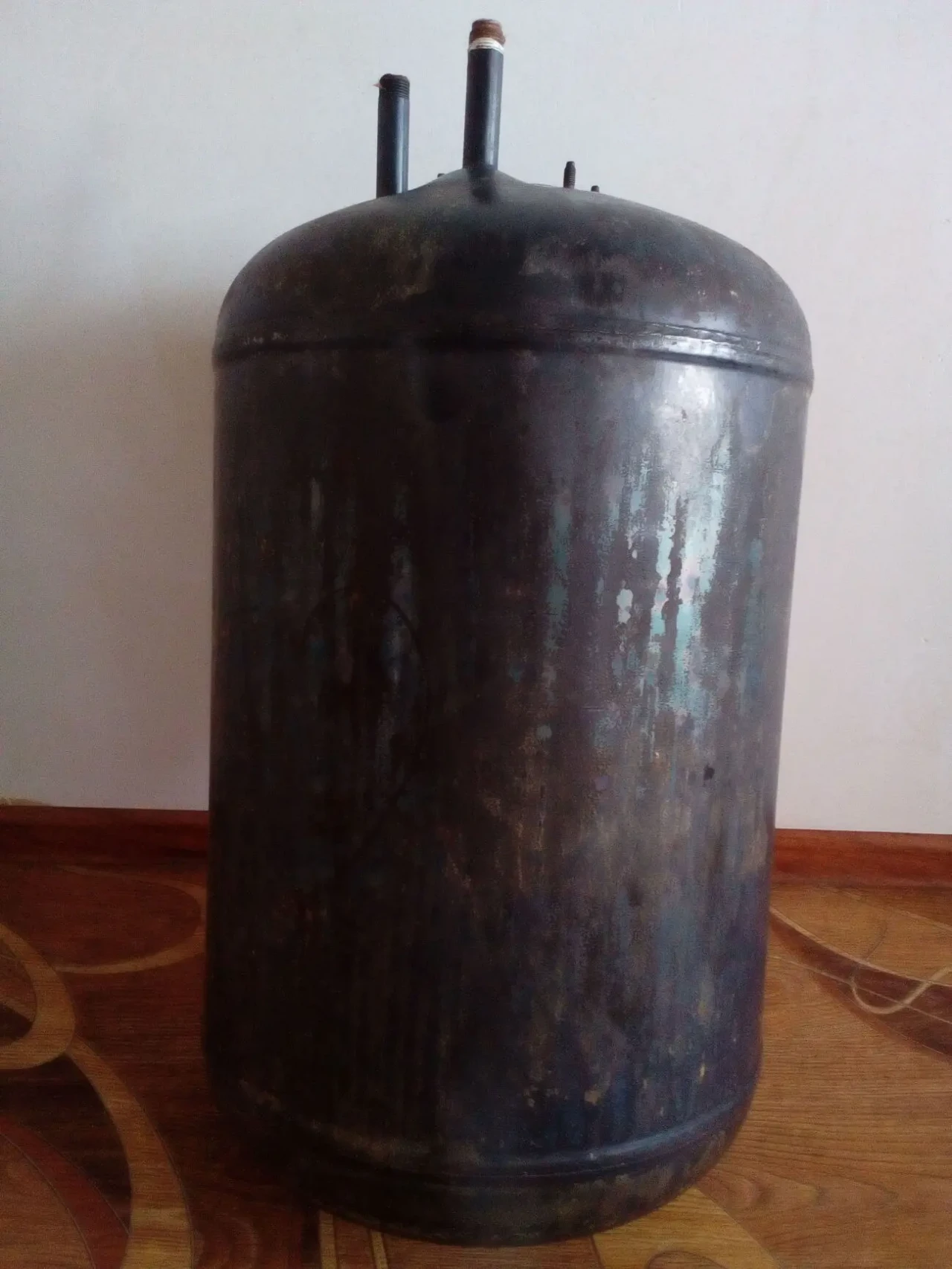 Корпус від бойлера на 80 літрів