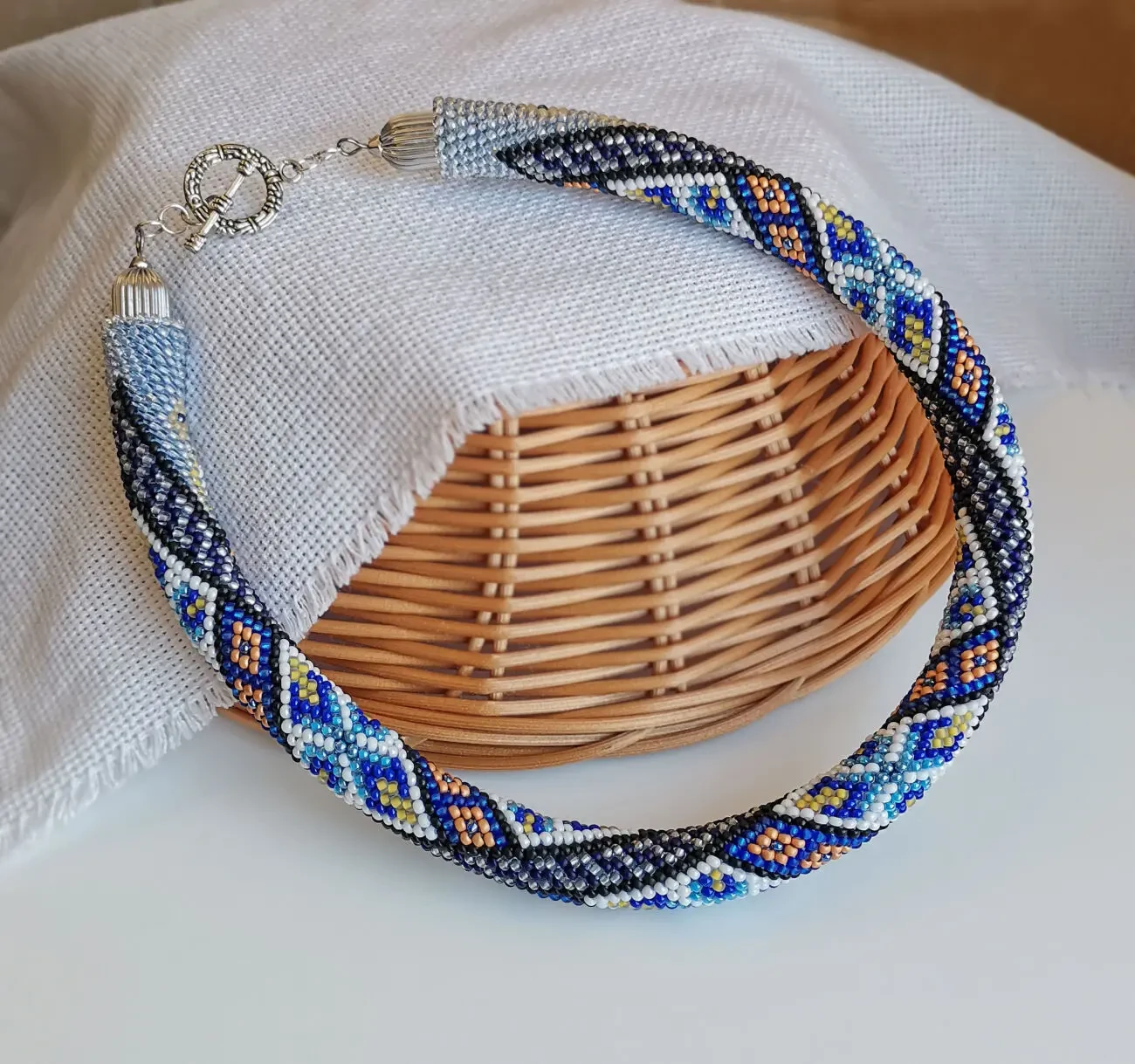 Прикраса із бісеру кольє-джгут Первозданність 4