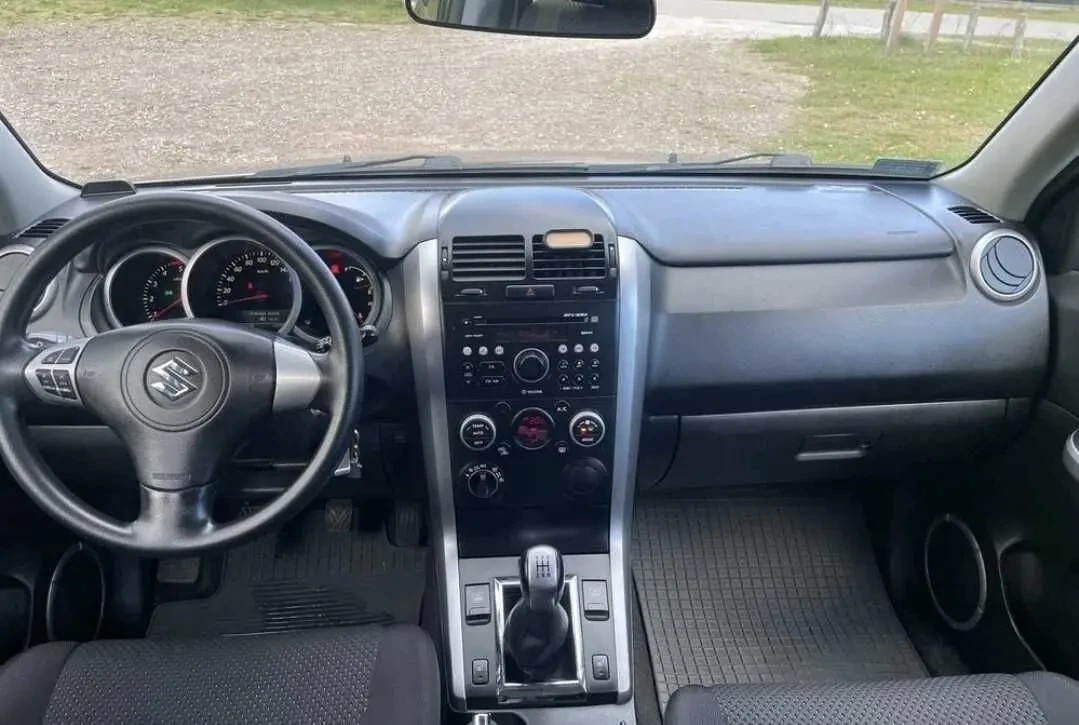 Suzuki Grand Vitara 8