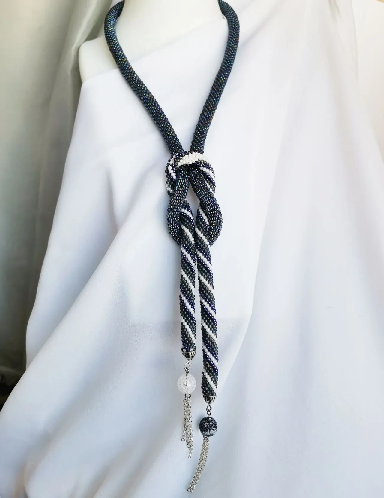 Прикраса із бісеру кольє-джгут Кришталевий Бриз 5