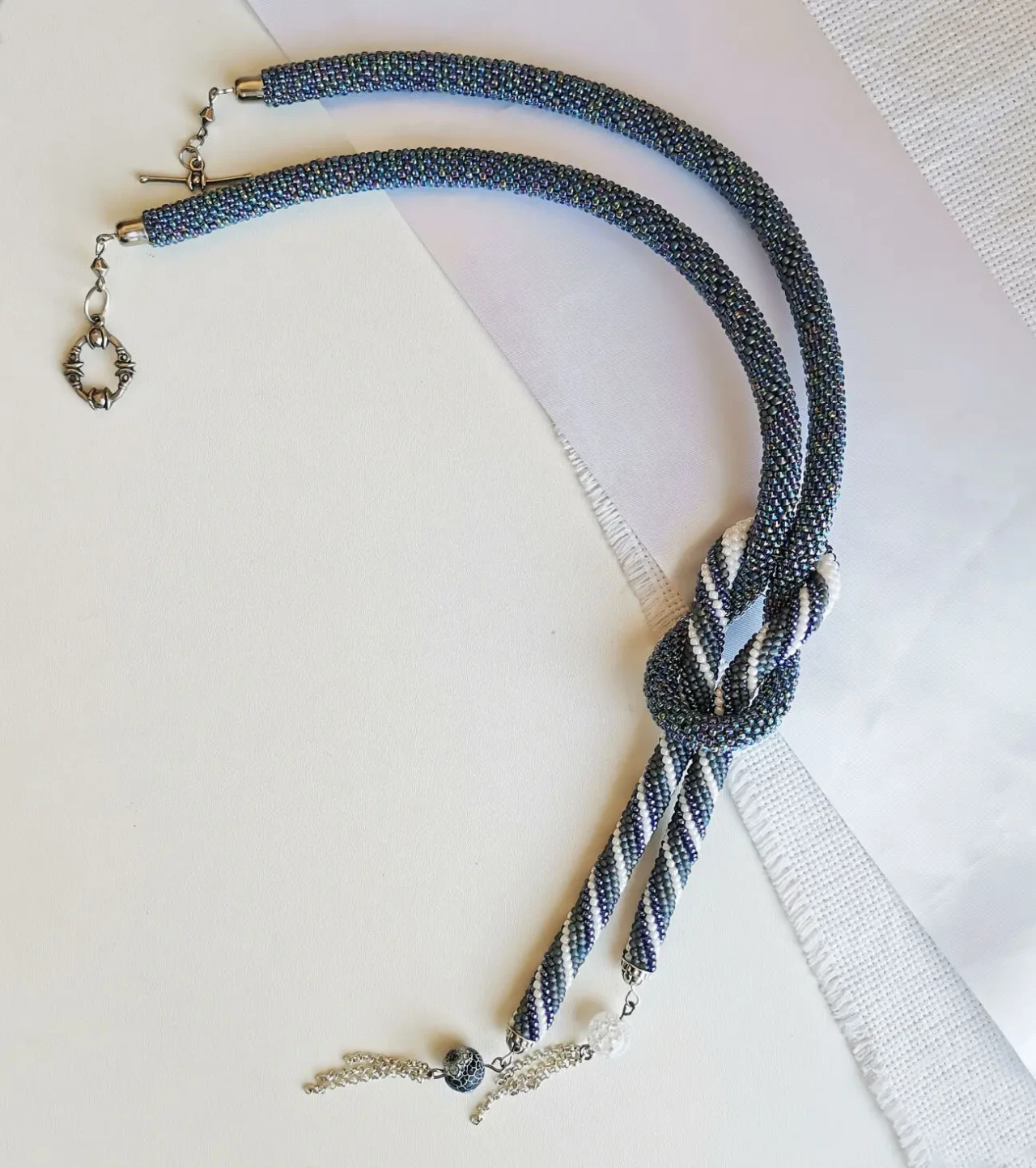 Прикраса із бісеру кольє-джгут Кришталевий Бриз 6