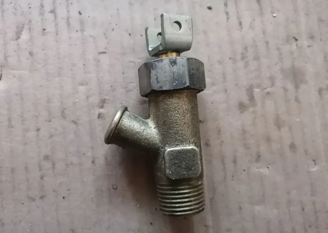 Краник сливной зил-130, новый ссср 2