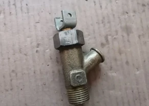 Краник сливной зил-130, новый ссср