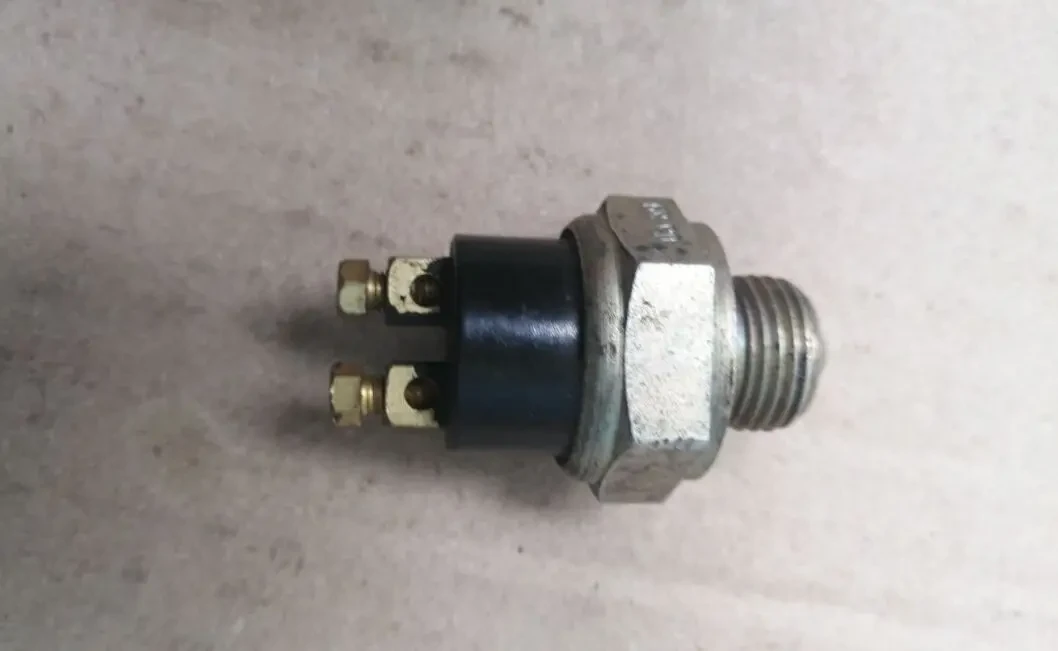 Датчик стоп сигнала зил-130, газ-53, новый ссср