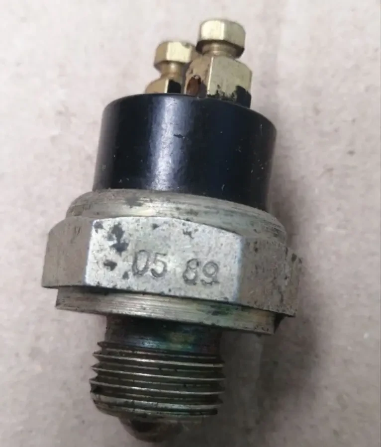 Датчик стоп сигнала зил-130, газ-53, новый ссср 2