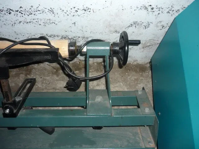 Токарний станок по дереву Sturm 1045 3