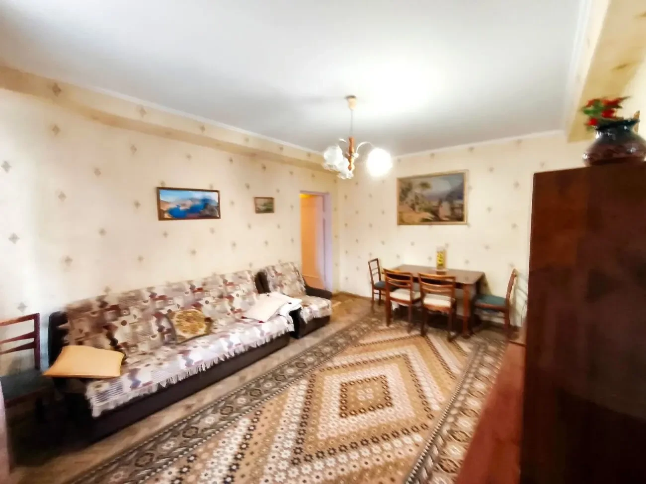 Без комісії для покупця продається 3к.квартира Дмитрівська 96-98 5