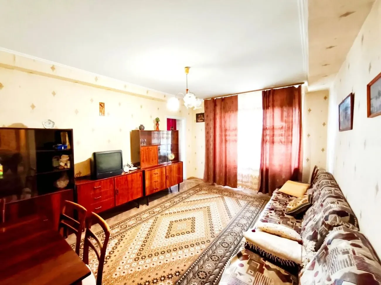 Без комісії для покупця продається 3к.квартира Дмитрівська 96-98 7