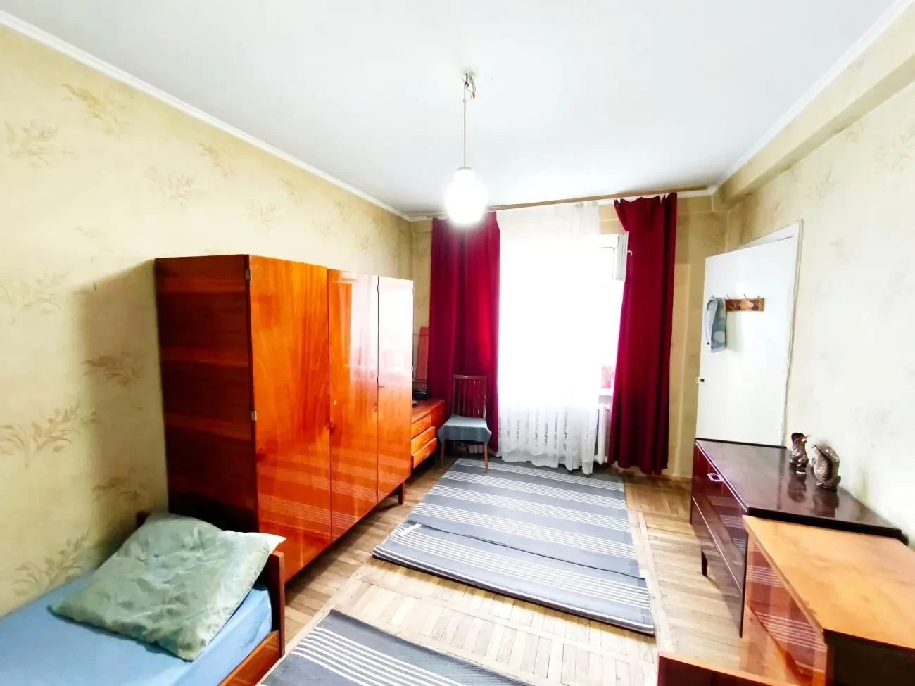 Без комісії для покупця продається 3к.квартира Дмитрівська 96-98 9