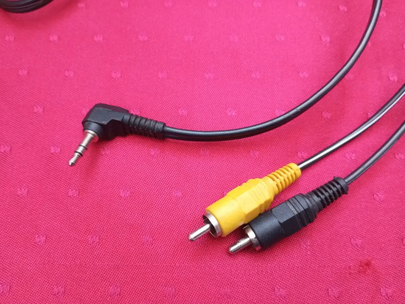 Шнур кабель AUX для колонок 1, 5 м миниджек тюльпаны 2