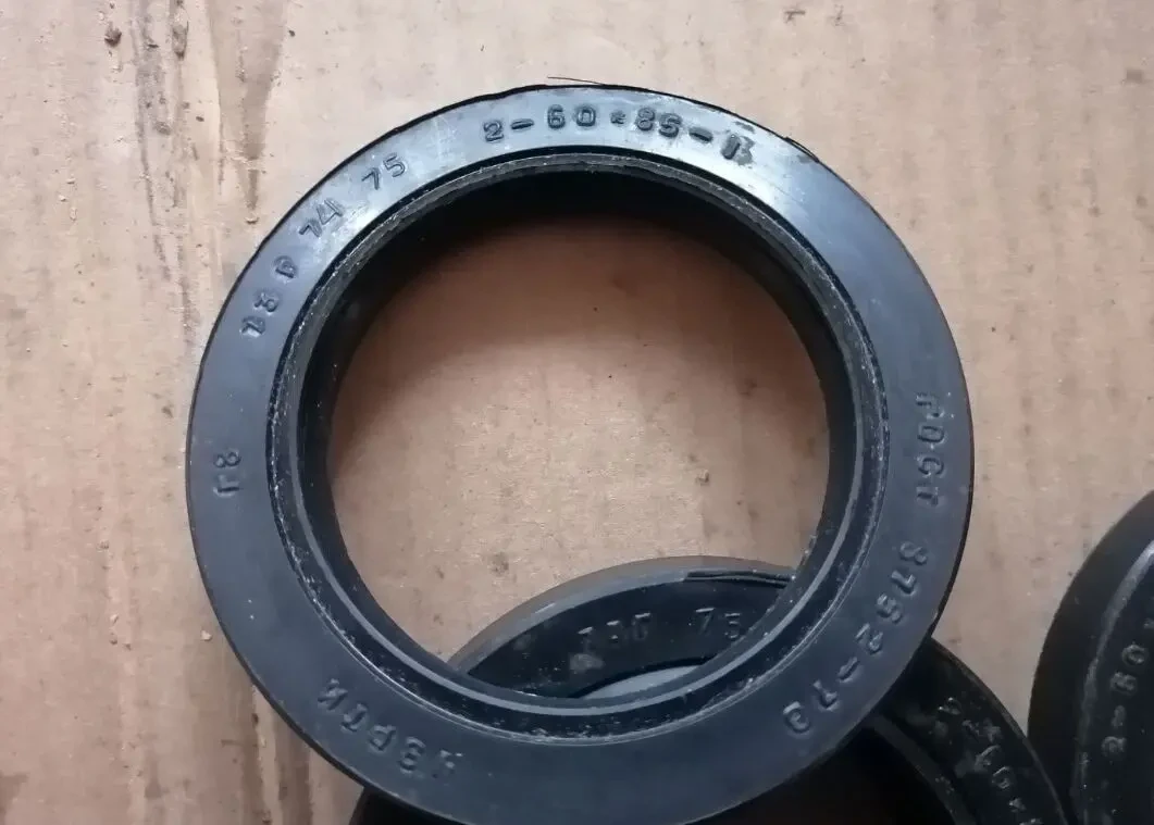 Сальник передней ступицы уаз, новый ссср 2