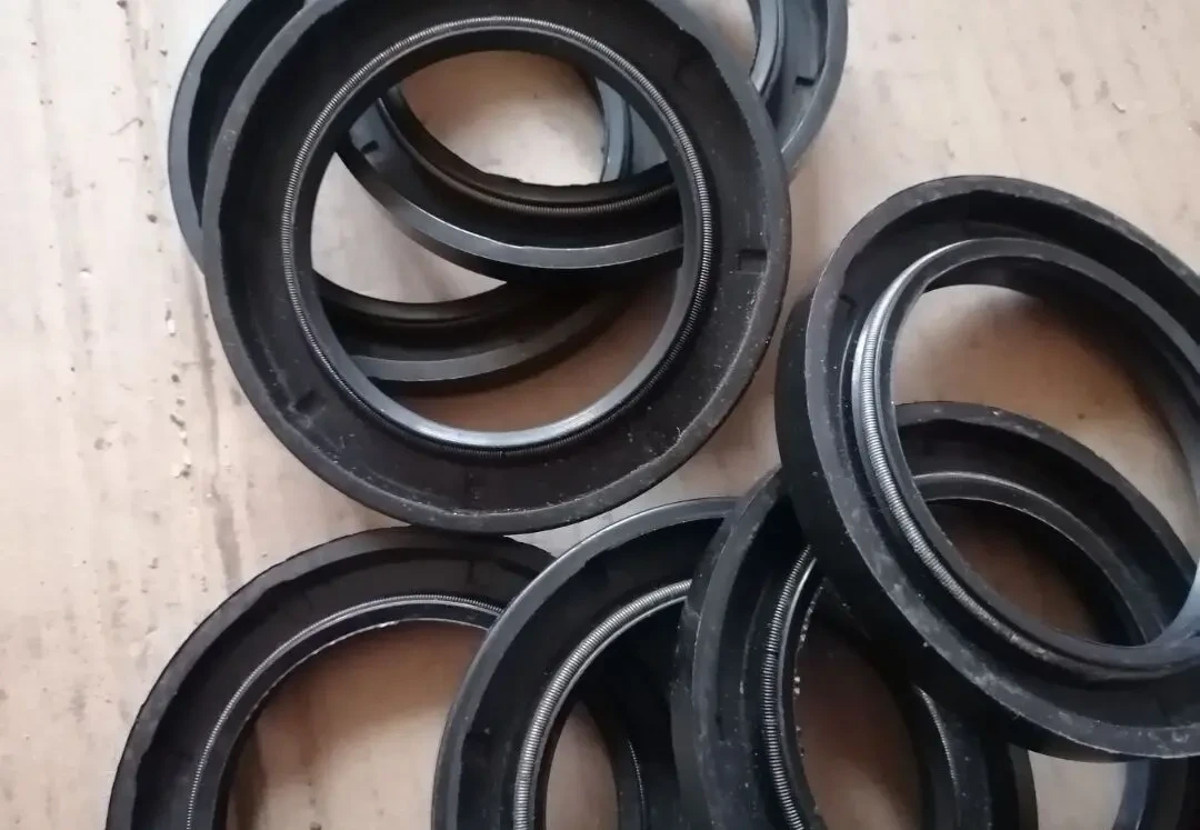 Сальник передней ступицы уаз, новый ссср 3