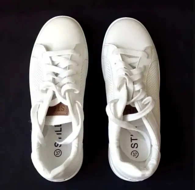 Продам кроссовки, бренд  STILLI , белый цвет , размер 37 . 5