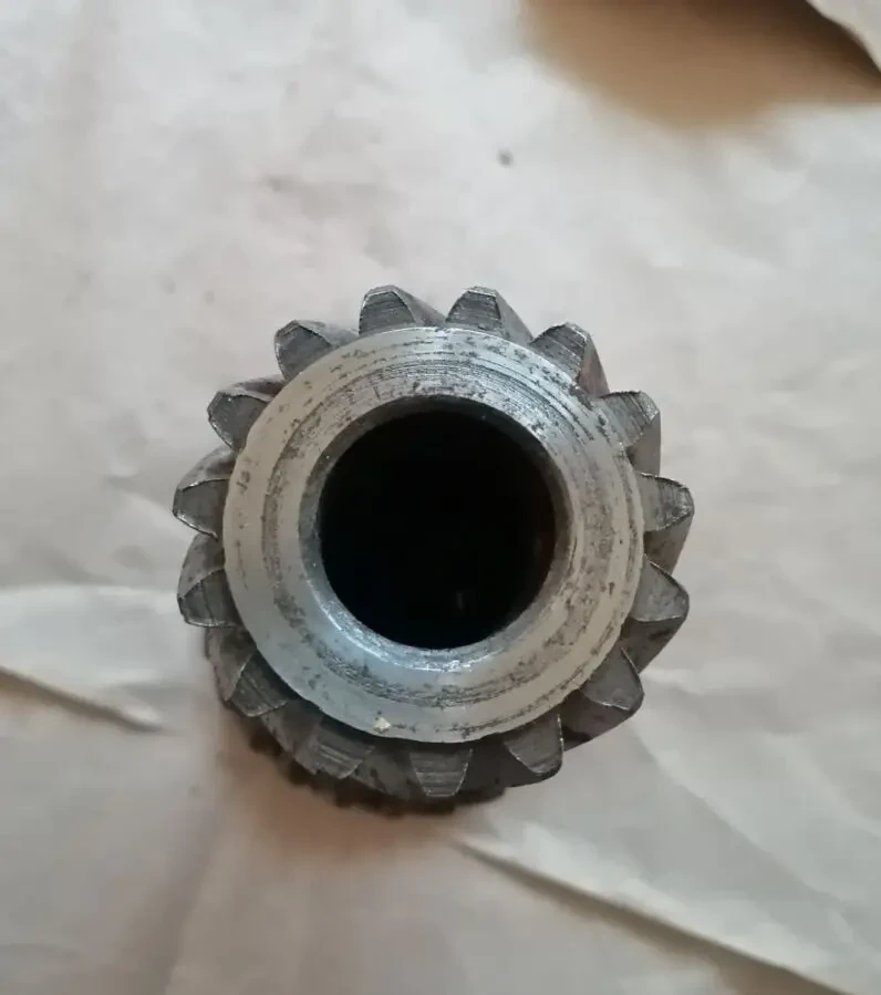 Блок шестерен газ 24 новый ссср 3