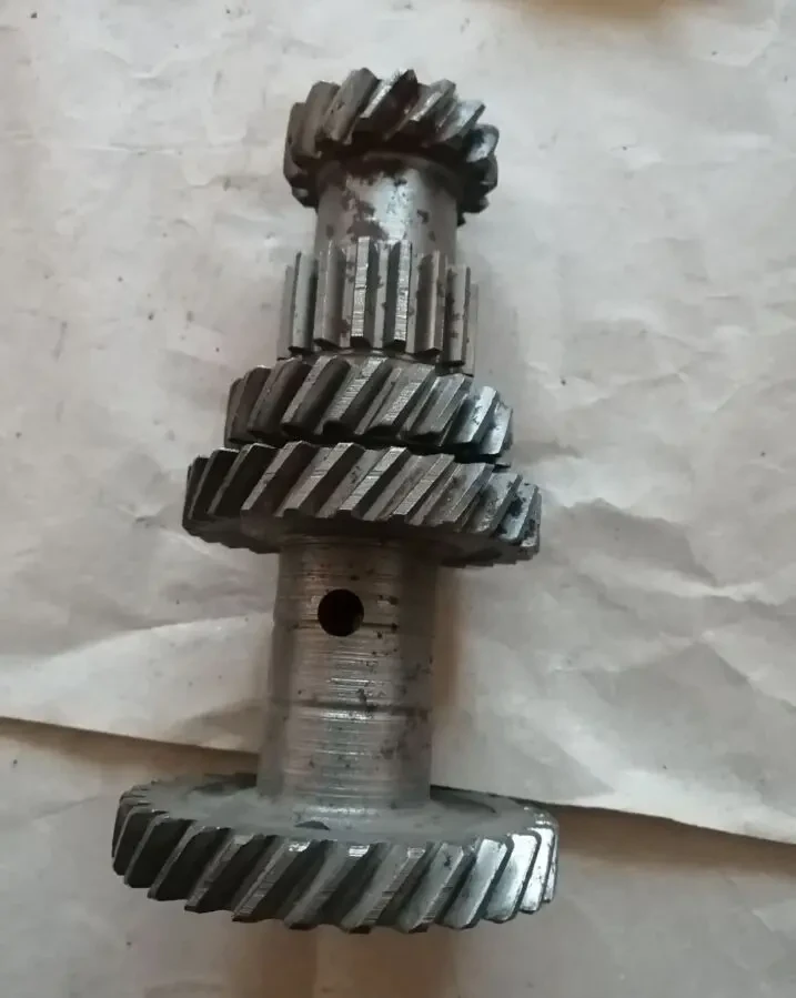 Блок шестерен газ 24 новый ссср 2
