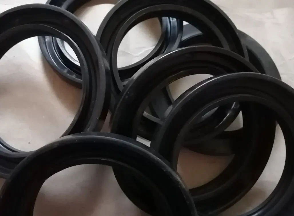 Сальник задней ступицы газ 52, 53, новый ссср 5