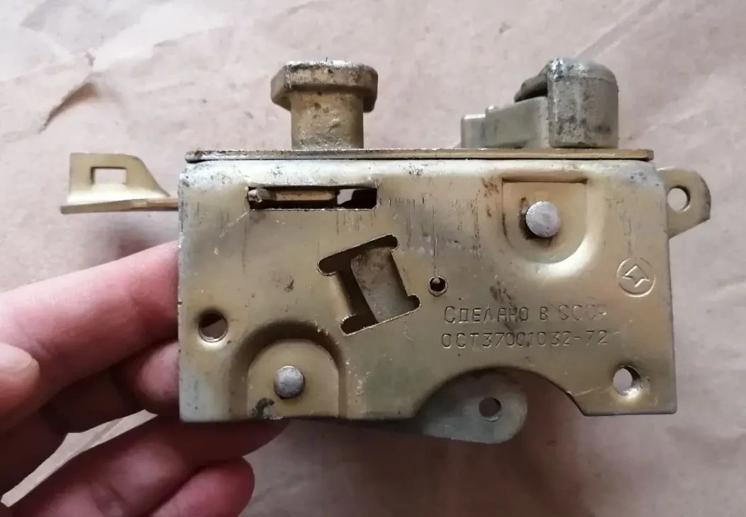Замок двери газ 24, задний правый, новый ссср 3