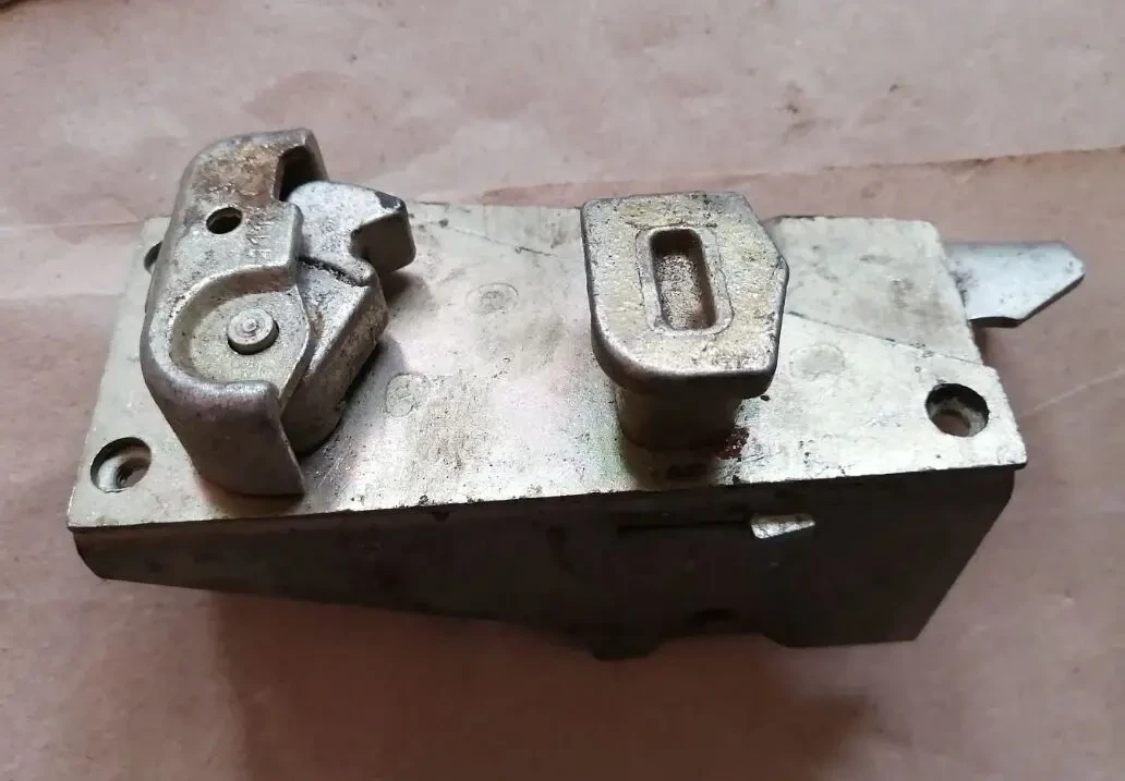 Замок двери раф 2203, новый ссср