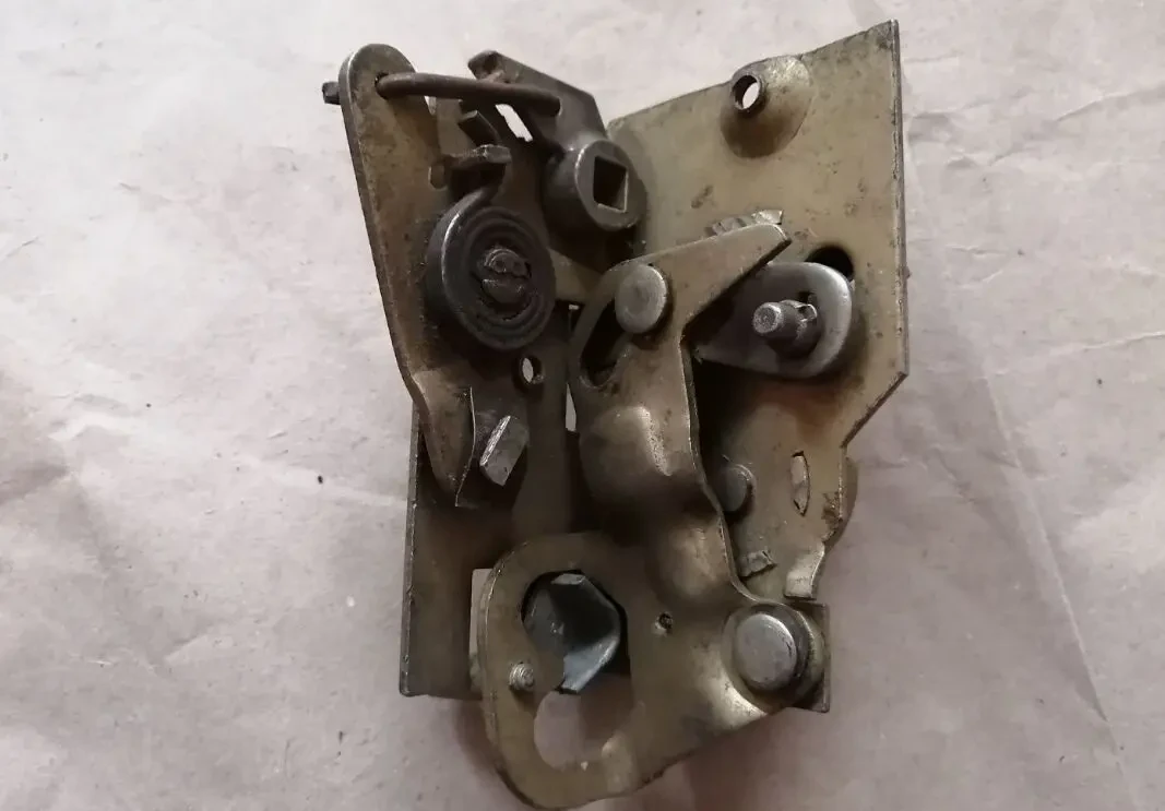 Замок правой двери газ 66, новый ссср 2