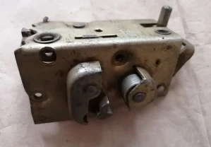 Замок правой двери газ 66, новый ссср