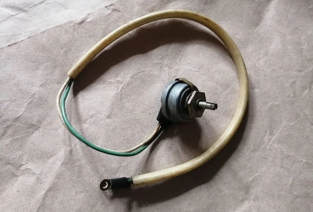 Переключатель стеклоочистителя газ 21, новый ссср