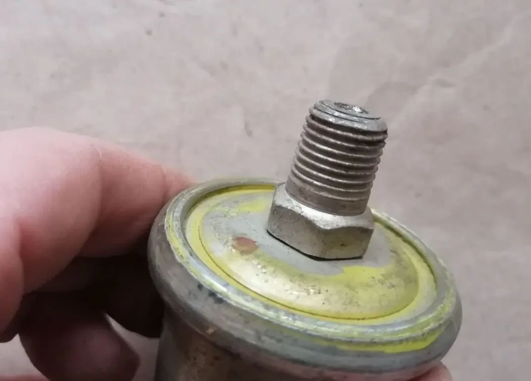 Датчик масла газ 24, 53, 66, уаз, новый ссср 3