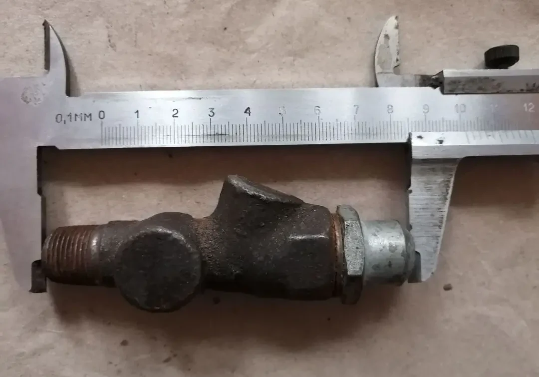 Клапан масляного радиатора газ 24, 52, 53, 66, новый ссср 3